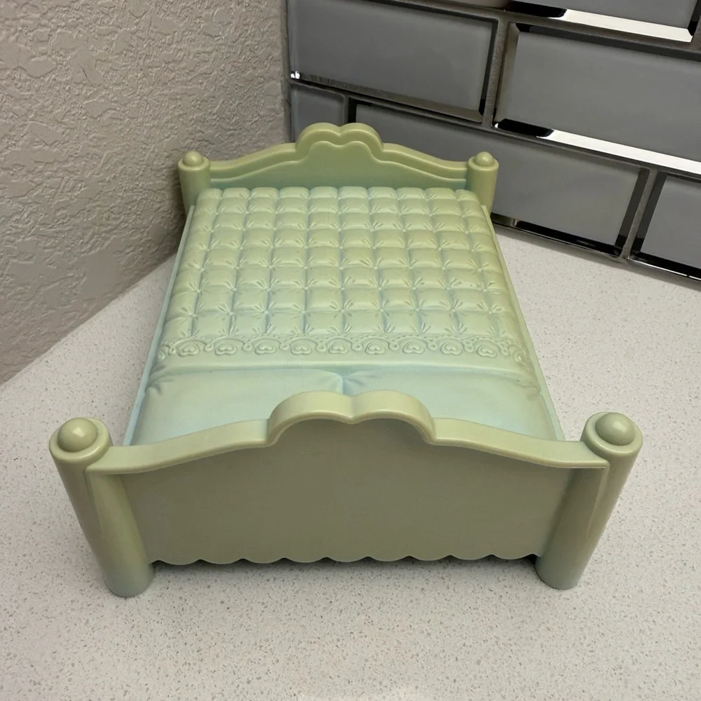 Vintage Playskool Victorian Dollhouse Double Bed 1991